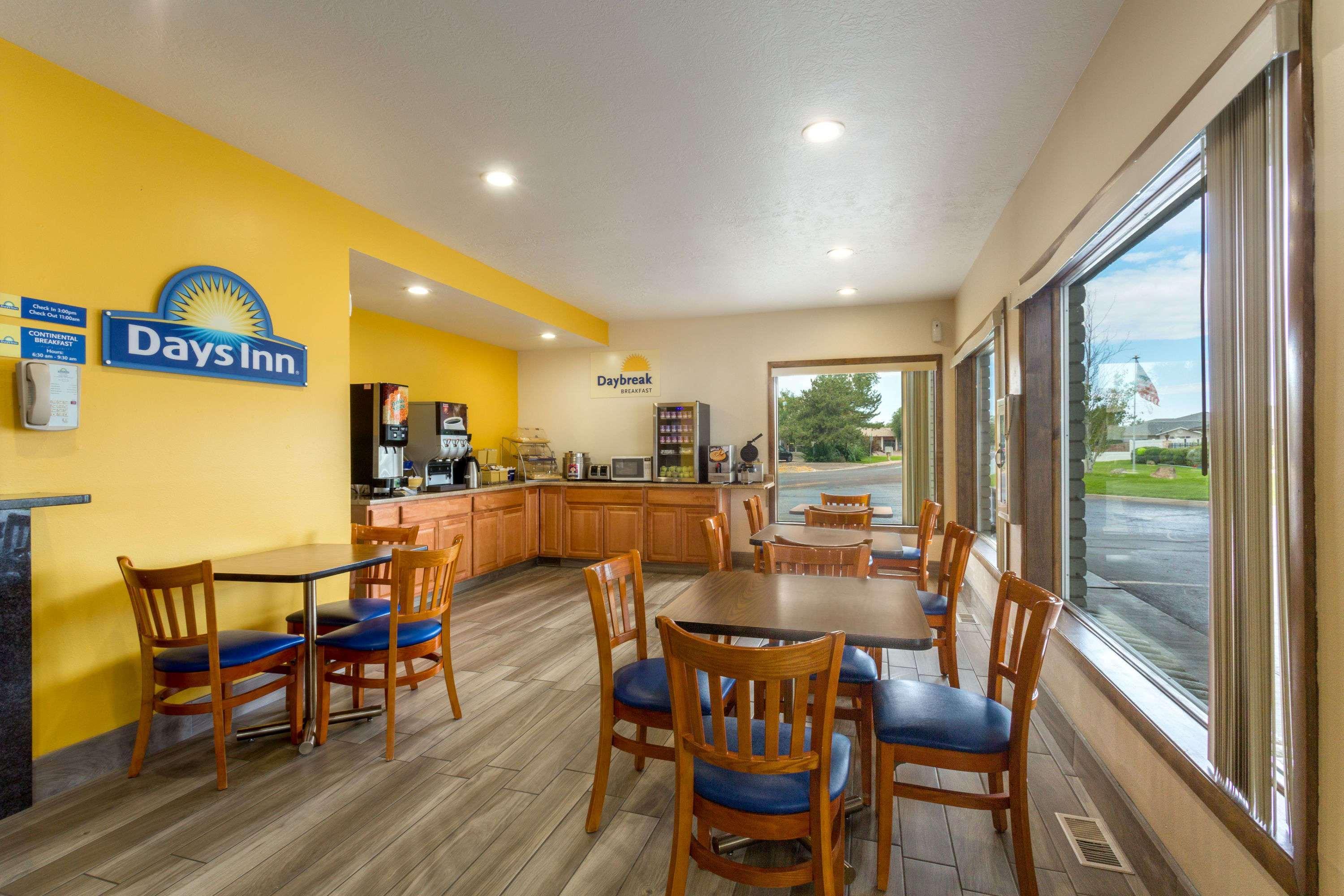 Days Inn By Wyndham Delta Екстер'єр фото